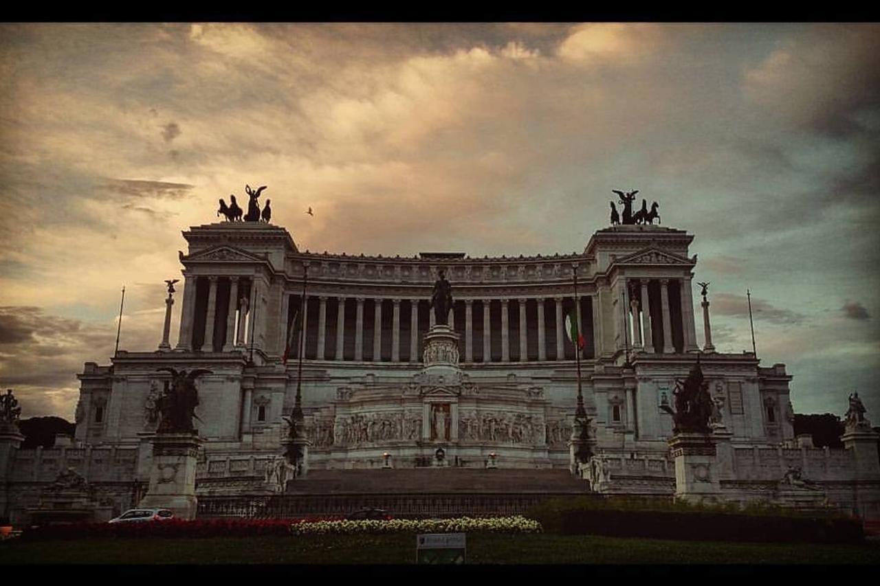 Cimarra Chiara - Ultra Luxurious Near Coliseum Rome